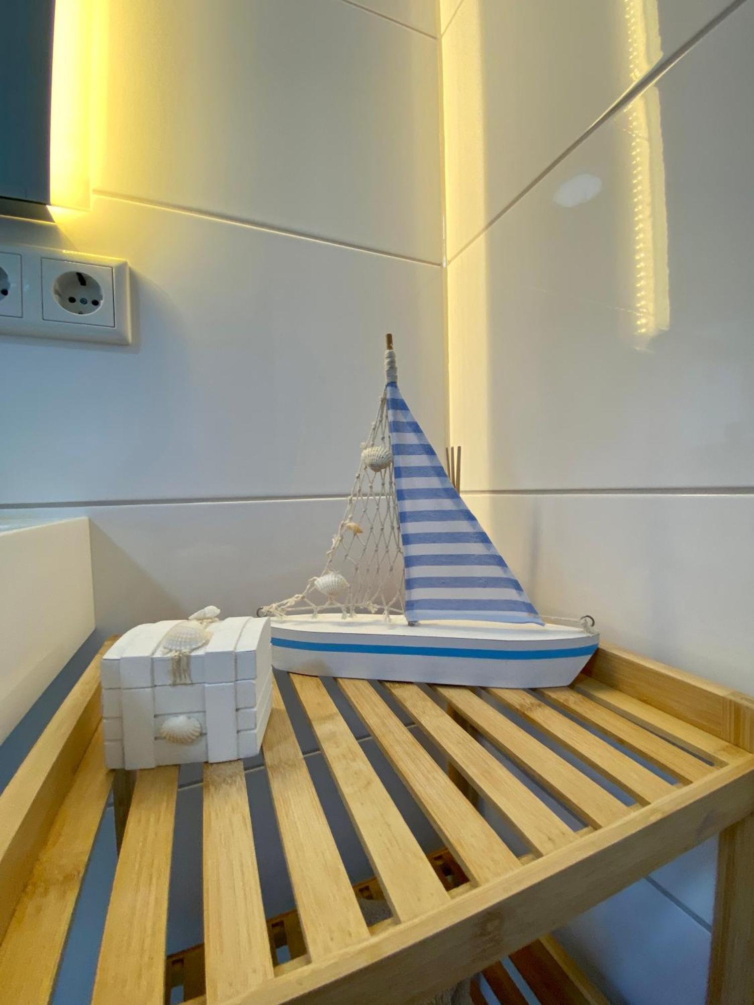 Sleep Well Apartments Detmold - Tempur Beds- Neu - Top Lage - Free Parking - Wifi Εξωτερικό φωτογραφία
